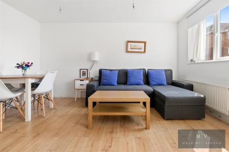 2 bedroom Flat for sale in Franklin Way, Croydon