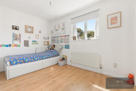 2 bedroom Flat for sale in Franklin Way, Croydon