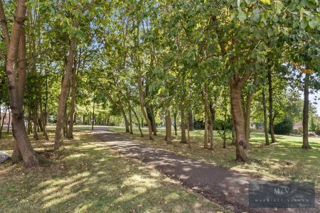 2 bedroom Flat for sale in Franklin Way, Croydon