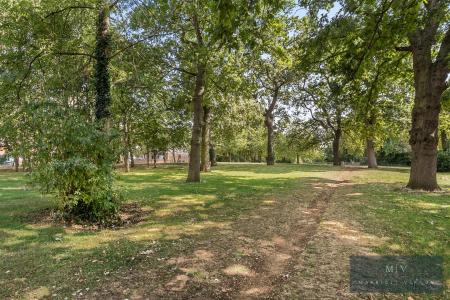 2 bedroom Flat for sale in Franklin Way, Croydon