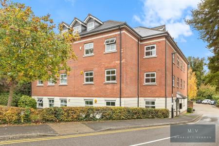 2 bedroom Flat for sale in Sycamore Close, South Croydon