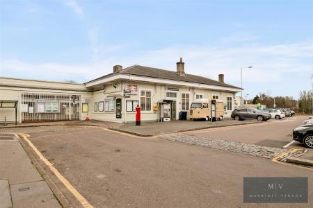 2 bedroom Flat for sale in Muggeridge Close, South Croydon