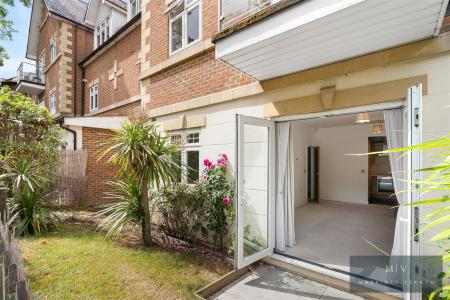 2 bedroom Flat for sale in Normanton Road, South Croydon