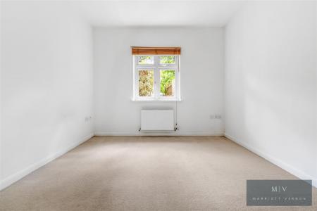 2 bedroom Flat for sale in Normanton Road, South Croydon