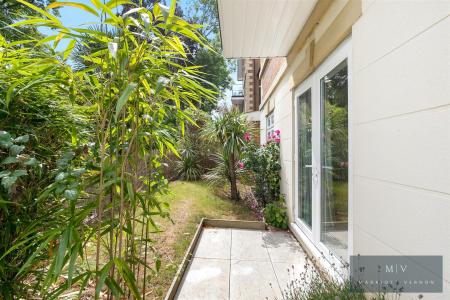 2 bedroom Flat for sale in Normanton Road, South Croydon