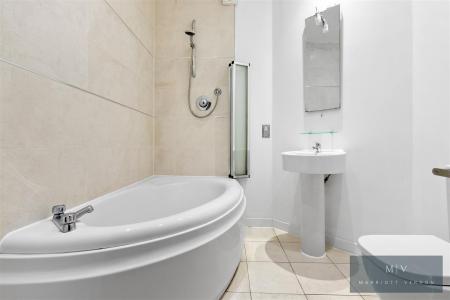 2 bedroom Flat for sale in Normanton Road, South Croydon
