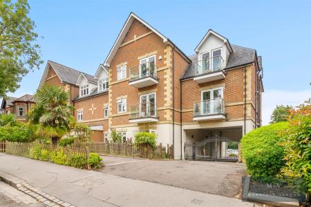 2 bedroom Flat for sale in Normanton Road, South Croydon