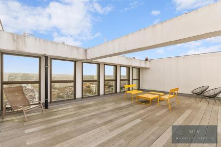 2 bedroom Flat for sale in High Street, Croydon