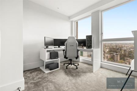 2 bedroom Flat for sale in High Street, Croydon