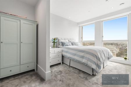 2 bedroom Flat for sale in High Street, Croydon