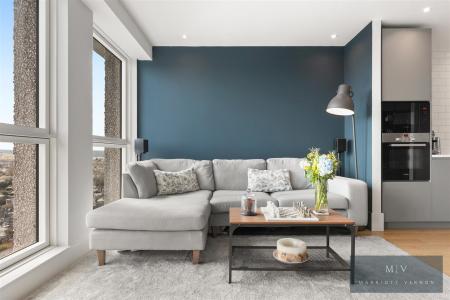 2 bedroom Flat for sale in High Street, Croydon