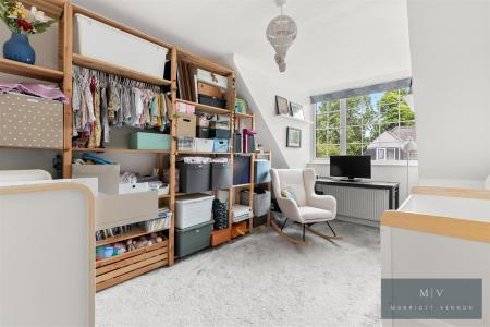 2 bedroom Flat for sale in Campden Road, South Croydon