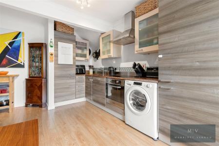 2 bedroom Flat for sale in Campden Road, South Croydon