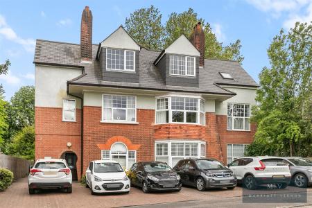 2 bedroom Flat for sale in Campden Road, South Croydon