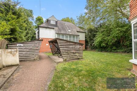 2 bedroom Flat for sale in Campden Road, South Croydon