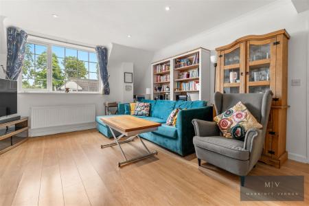 2 bedroom Flat for sale in Campden Road, South Croydon