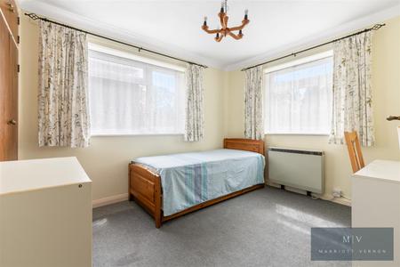 2 bedroom Flat for sale in Addiscombe Road, Croydon