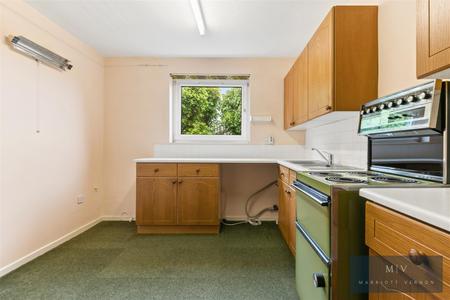 2 bedroom Flat for sale in St. Arvans Close, Croydon
