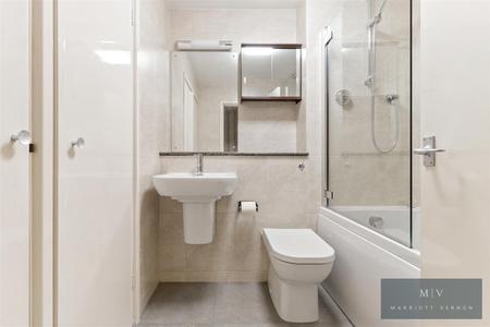 2 bedroom Flat for sale in St. Arvans Close, Croydon
