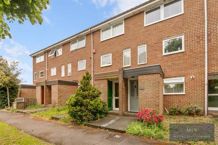 2 bedroom Flat for sale in St. Arvans Close, Croydon