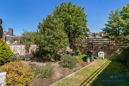 2 bedroom Flat for sale in St. Peters Road, Croydon