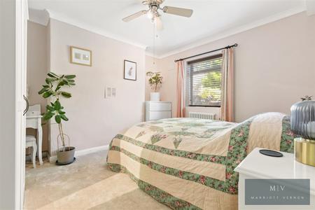 2 bedroom Flat for sale in St. Peters Road, Croydon