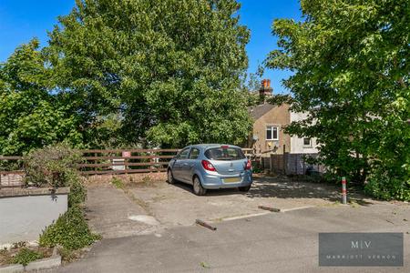 2 bedroom Flat for sale in St. Peters Road, Croydon