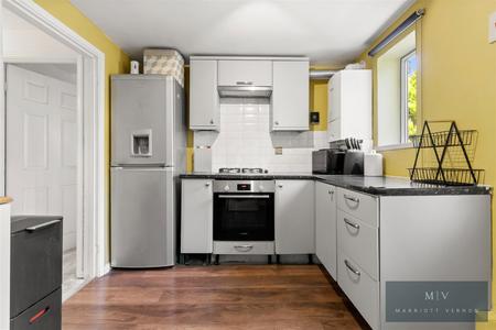 2 bedroom Flat for sale in St. Peters Road, Croydon