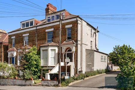 2 bedroom Flat for sale in St. Peters Road, Croydon