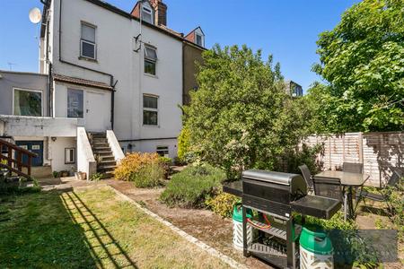 2 bedroom Flat for sale in St. Peters Road, Croydon