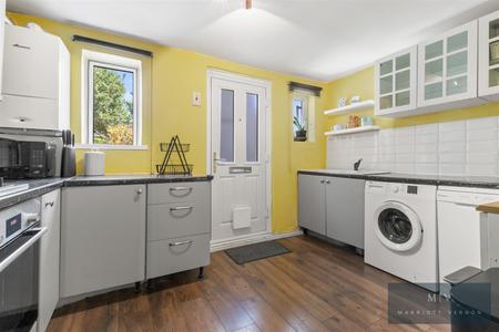 2 bedroom Flat for sale in St. Peters Road, Croydon
