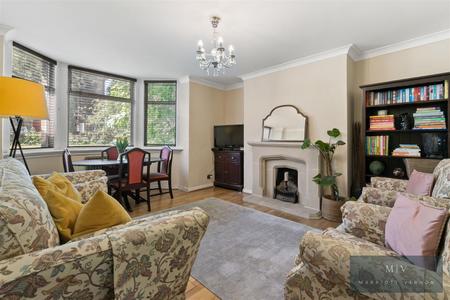 2 bedroom Flat for sale in St. Peters Road, Croydon