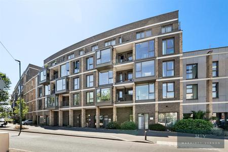 2 bedroom Flat for sale in Purley Way, Croydon