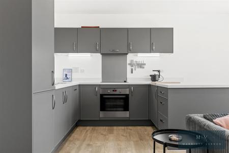 2 bedroom Flat for sale in Purley Way, Croydon