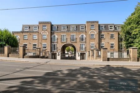2 bedroom Flat for sale in Addiscombe Road, Croydon