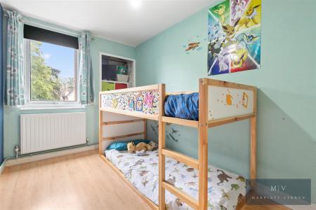 3 bedroom Flat for sale in Haling Park Road, South Croydon
