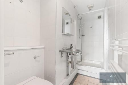 3 bedroom Flat for sale in Haling Park Road, South Croydon