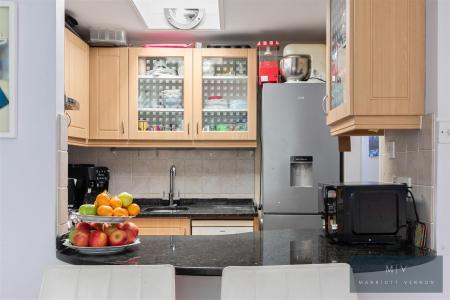 3 bedroom Flat for sale in Haling Park Road, South Croydon
