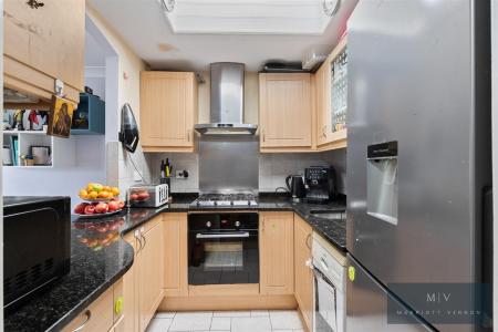 3 bedroom Flat for sale in Haling Park Road, South Croydon