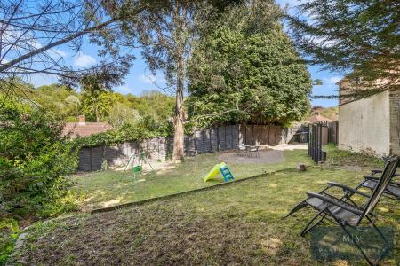 2 bedroom Flat for sale in Rydal Close, Purley