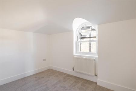 3 bedroom Flat for sale in The Waldrons, Croydon