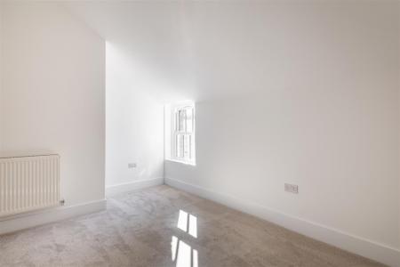 3 bedroom Flat for sale in The Waldrons, Croydon