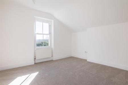 3 bedroom Flat for sale in The Waldrons, Croydon