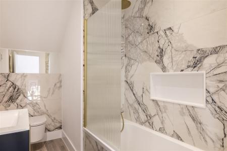 3 bedroom Flat for sale in The Waldrons, Croydon