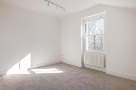 3 bedroom Flat for sale in The Waldrons, Croydon