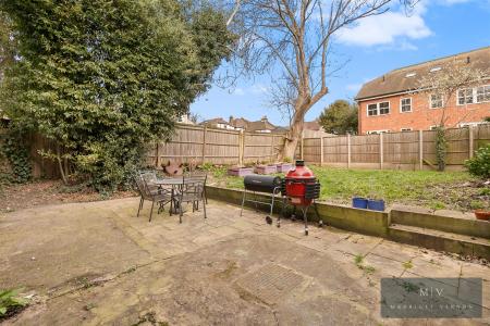 2 bedroom Flat for sale in Carlton Road, South Croydon