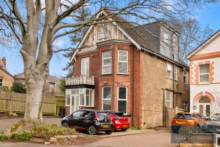 2 bedroom Flat for sale in Carlton Road, South Croydon