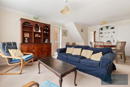 3 bedroom Flat for sale in St. Arvans Close, Croydon