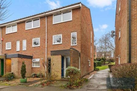 3 bedroom Flat for sale in St. Arvans Close, Croydon