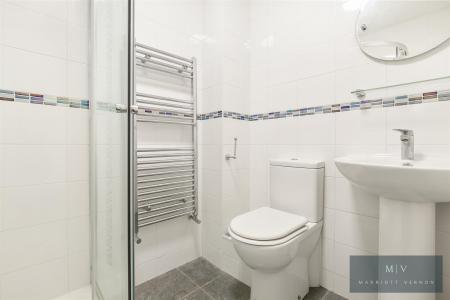 2 bedroom Terraced House for sale in Saracen Close, Croydon
